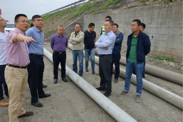 4.27+成乐公司总经理黄文悦对成乐扩容建设项目试验段施工进度进行督导1_meitu_4.jpg