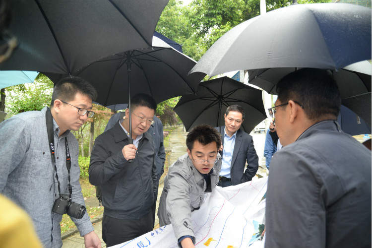 5.9+省交通运输厅汪洋厅长专题调研成乐高速公路扩容项目双流文星花园段线位方案_meitu_1.jpg 5.9+省交通运输厅汪洋厅长专题调研成乐高速公路扩容项目双流文星花园段线位方案_meitu_1.jpg