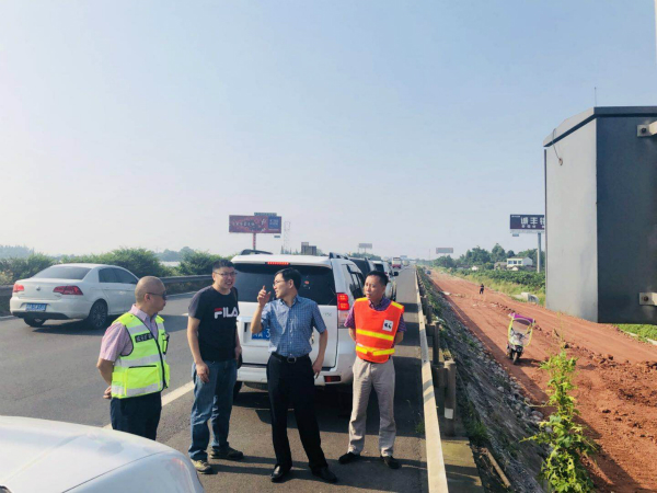 省路网监测与应急处置中心调研成乐扩容建设项目2_meitu_2.jpg