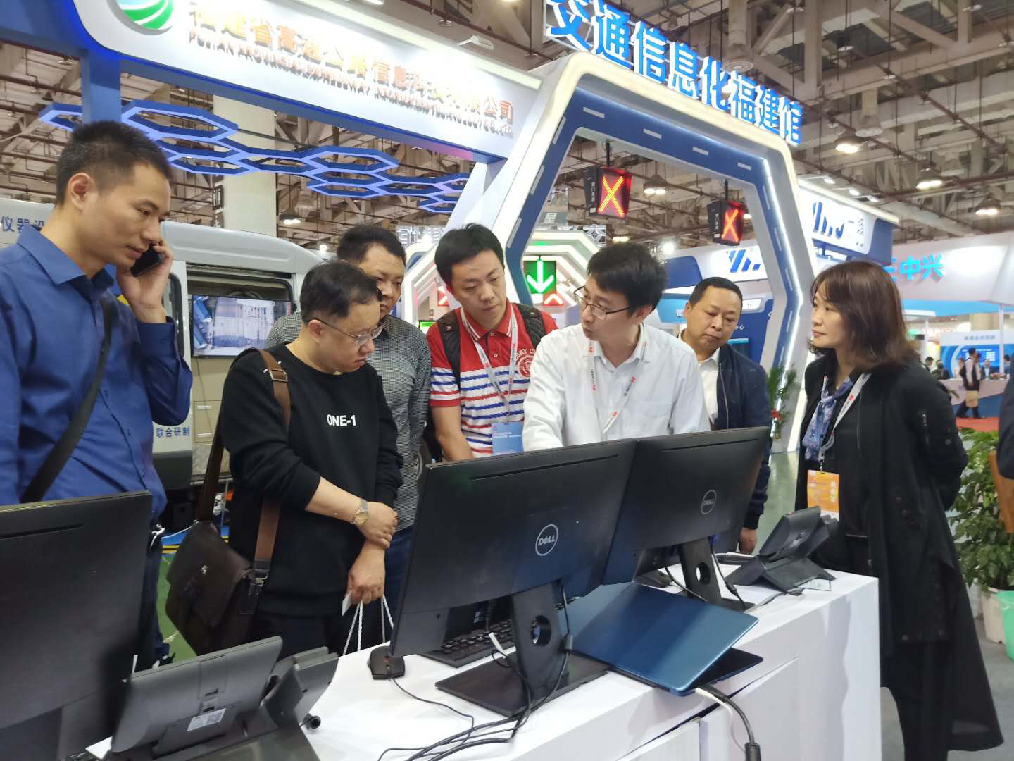 4.1+成乐运营+田明静+学习先进技术 植根智慧交通 成乐高速参加中国高速公路信息化研讨会暨技术产品展示会.png