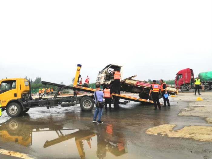 7.11+联勤联动 协同作战 全力参与成乐扩容试验段危化品交通事故应急演练活动-.jpg