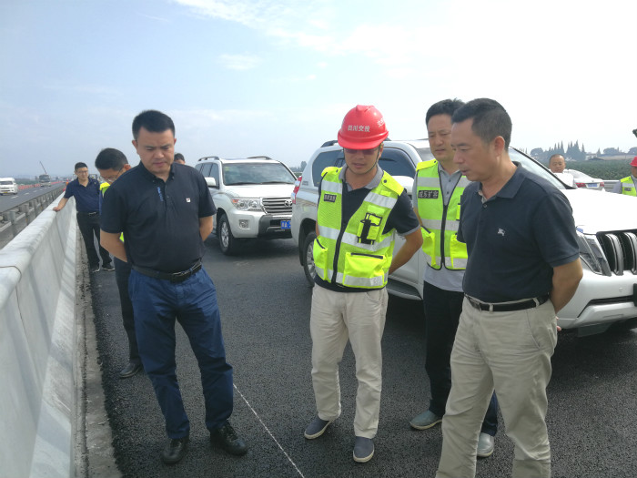 7.31+成渝公司党委副书记、总经理甘勇义带队调研成乐扩容建设项目3_.jpg 7.31+成渝公司党委副书记、总经理甘勇义带队调研成乐扩容建设项目3_.jpg