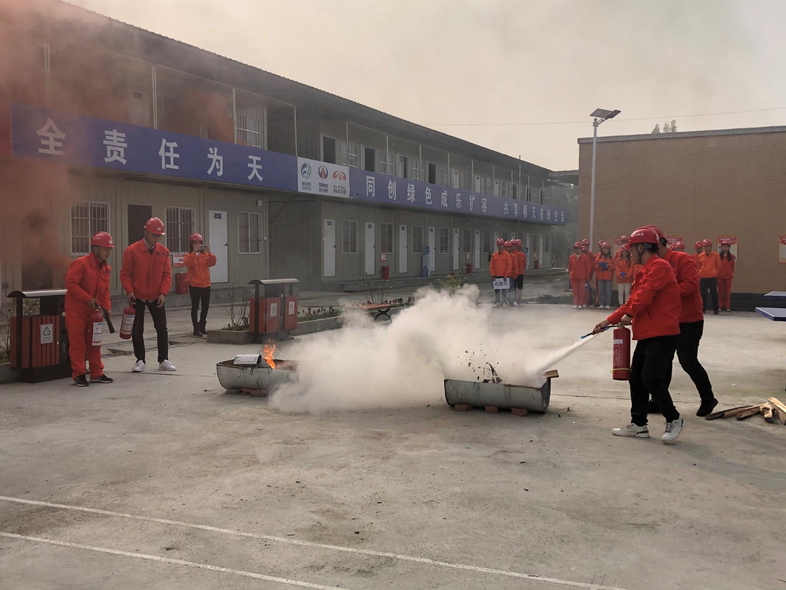 成乐公司开展11.9消防宣传日活动2.jpg 成乐公司开展11.9消防宣传日活动2.jpg