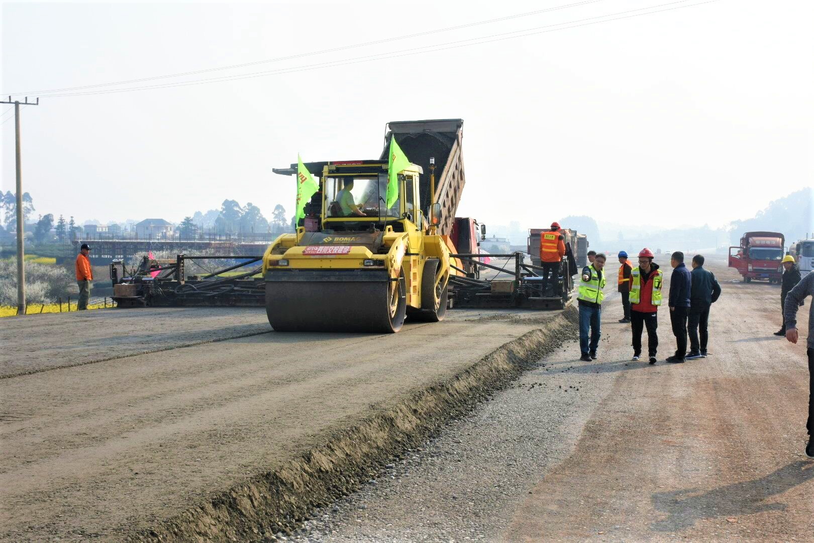 2.21+抢抓施工黄金期 成乐扩容建设项目提前复工复产 (1).jpg