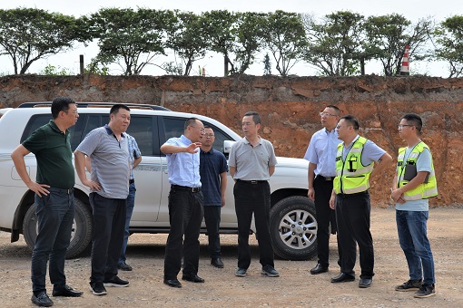 7.7+成渝公司党委书记、董事长甘勇义督查成乐高速扩容建设及运营工作1.jpg