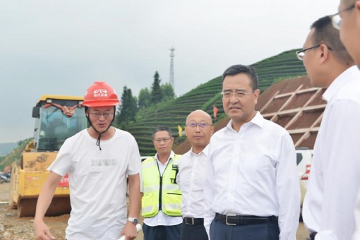 8.19+蜀道集团党委书记、董事长冯文生调研成乐高速扩容建设项目2.jpg